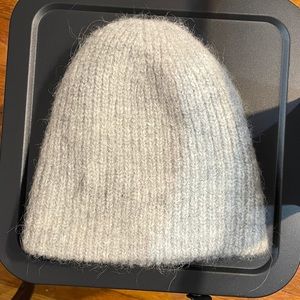 Madewell women’s winter beanie. Alpaca and wool. Light gray. New, no tag.